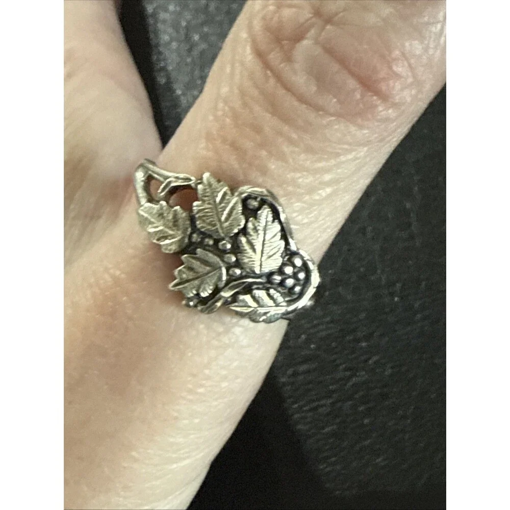 VTG Wheeler Manufact. Black Hills 925 Sterling Grape Leaves Sz 10.5 Ring 3.52g